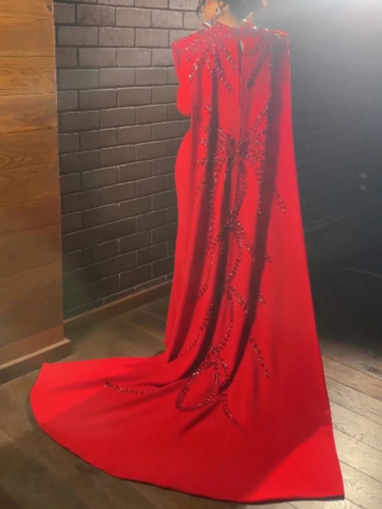 カスタマイズされたサウジアラビアのイスラム教徒の赤い長袖イブ - Women Formal Wear For Party のレビューと価格